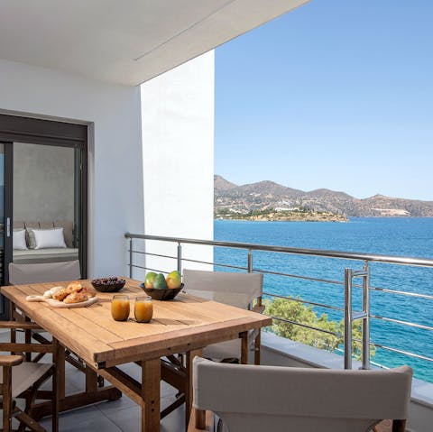 Enjoy alfresco breakfasts while enjoying blue vistas and a salty breeze