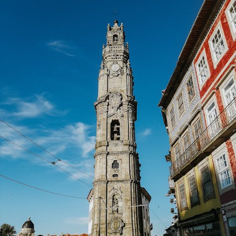 Stay in the heart of Porto, just a three-minute stroll away from the impressive Clérigos Tower