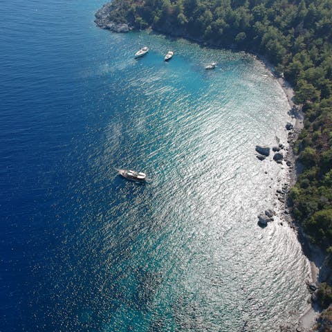 Explore the stunning Bodrum coastline on a boat trip