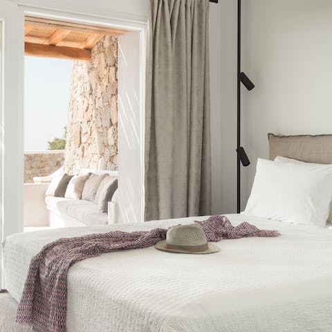 Wake up to sea views and sunlight streaming through the windows