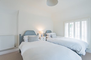 Coastal Cottage image 11