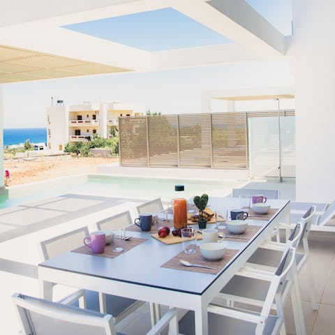 Enjoy a family dinner alfresco with breathtaking views of the ocean