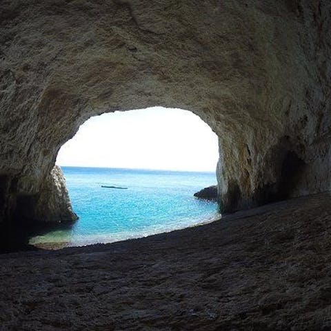 Head down to the beach in minutes via direct access through 'Priest's Cave'