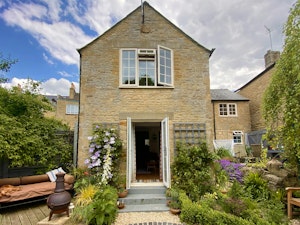 The Apple Tree image 1