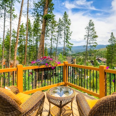 Spend romantic mornings amidst mountain flora
