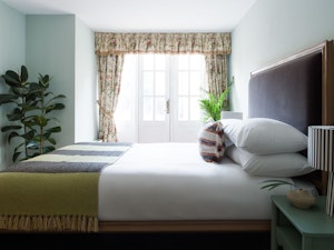 Notting Hill Oasis image 8