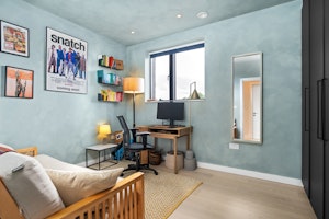 Hackney Rooftop Retreat image 9