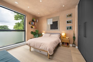 Hackney Rooftop Retreat image 5