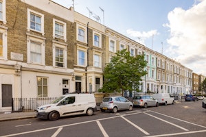 Chelsea Gardens image 3