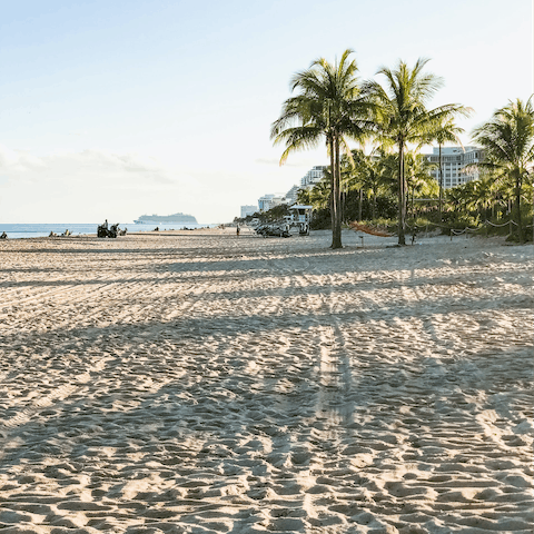 Stay in Downtown Fort Lauderdale, just a seven-minute drive away from the sandy shoreline of Las Olas Beach