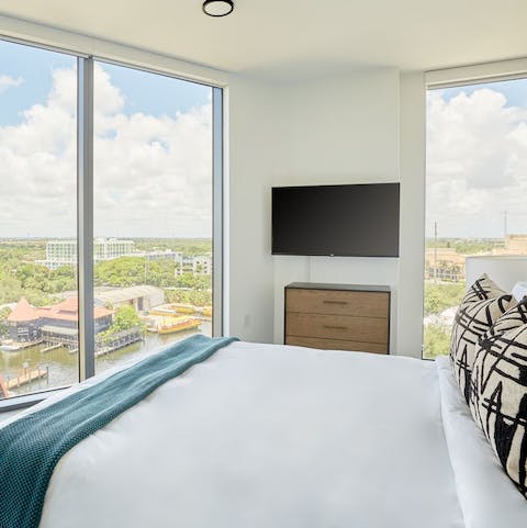 Wake up and admire the views across the city as you sip your morning coffee in bed