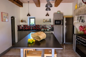 Provençal Peace image 14