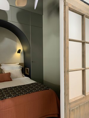 Chic & Cheery image 3