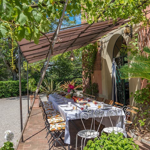 Organise an alfresco feast on the patio's dining table