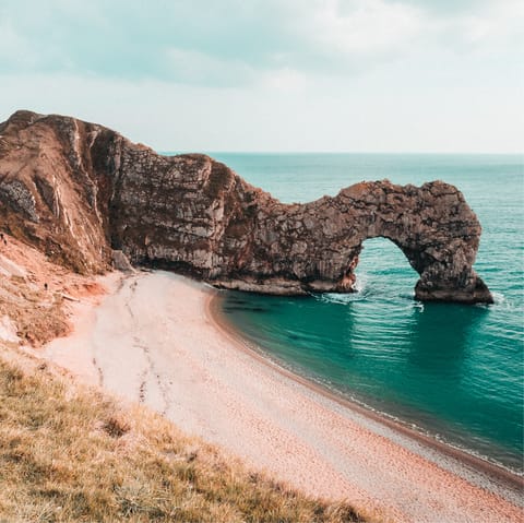 Take the short drive down to the coast and find the breathtaking Durdle Door