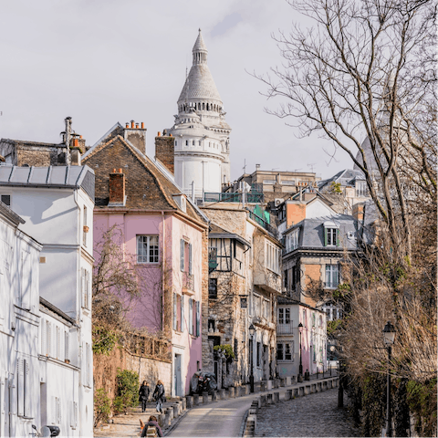 Explore the charming Parisian streets of Montmartre on foot