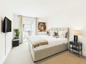 Westminster Elegance image 2
