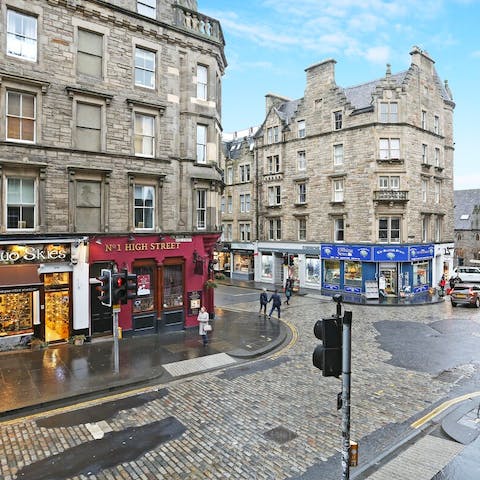 Stay on Edinburgh's famous Royal Mile