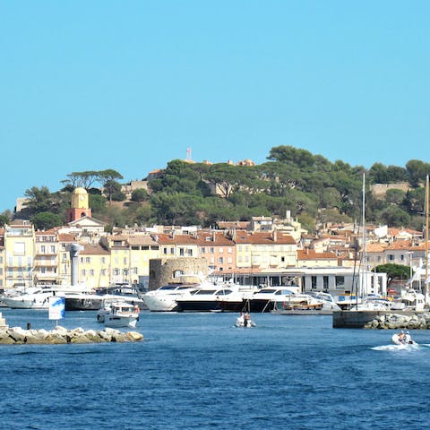 Walk to Saint-Tropez's glamorous seafront 