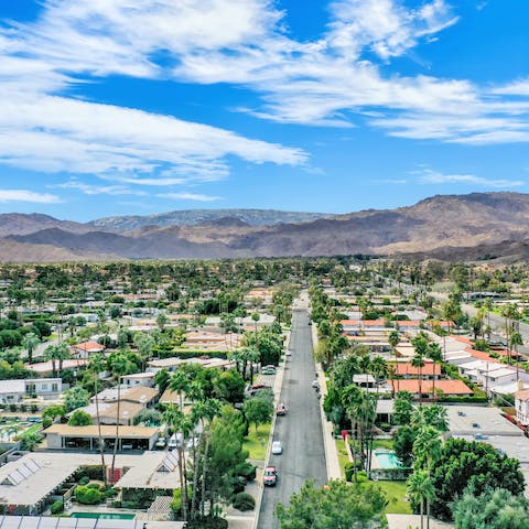 Stay in the perfect spot between mountain trails and the shops of El Paseo in Palm Desert