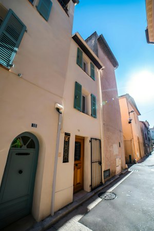 The Riviera's Gem image 4