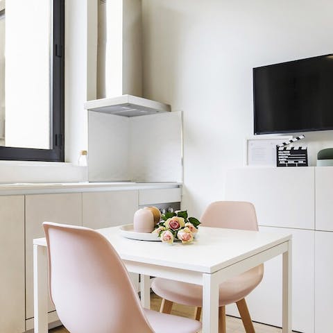 Whip up a delicious meal in the fully equipped kitchenette