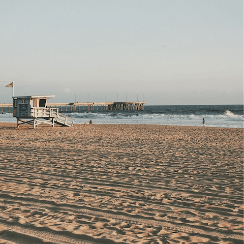 Stroll down to Venice Beach in just half an hour