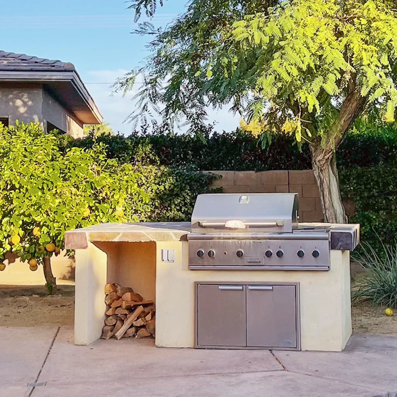Throw some burgers on the built-in grill and enjoy an alfresco barbecue