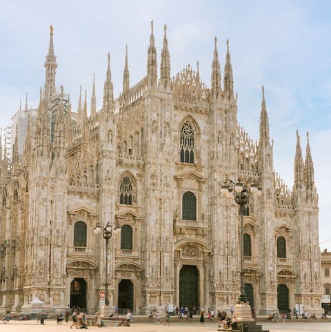 Live in the heart of Milan's historic core, home to quaint cafes, elegant buildings and the iconic fashion district