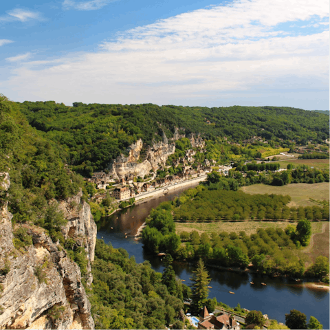 Explore the delightful villages and countryside of Northern Dordogne