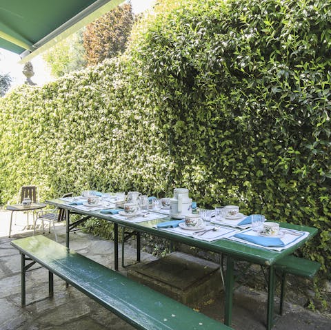 Celebrate Italian ingredients with a leafy backdrop 