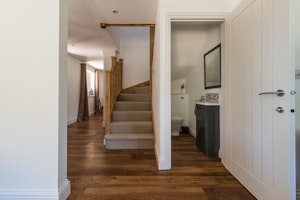 Red Hart Lodge image 6