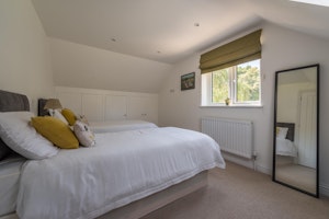 Red Hart Lodge image 2