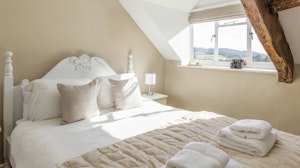 Painswick Charm image 8