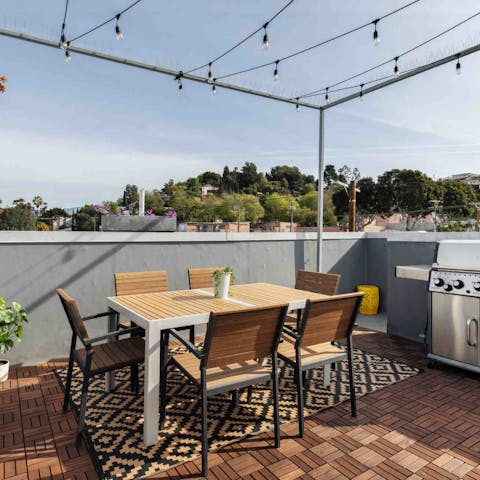 Soak up the LA heat with a barbecue on your private roof terrace