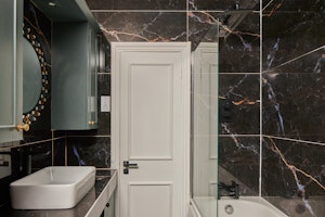 Mayfair Splendour image 14