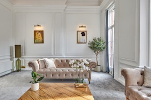 Mayfair Splendour image 4