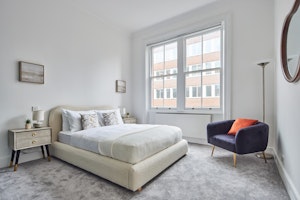 Mayfair Splendour image 3