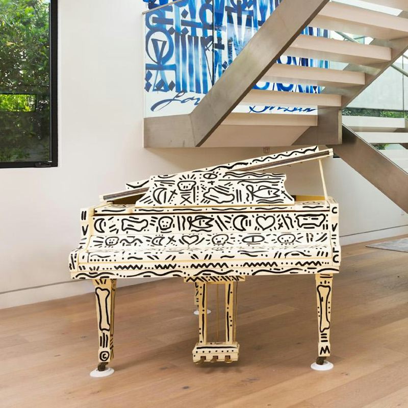 Play a tune on the unique piano