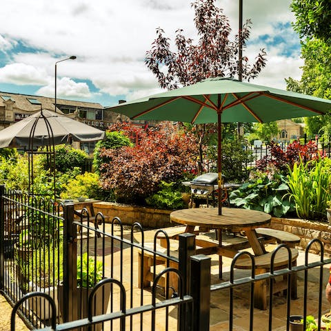 Barbecue to your heart's content and dine alfresco on the shared terrace