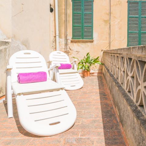 Get that sun-kissed glow by bathing on the traditional terrace