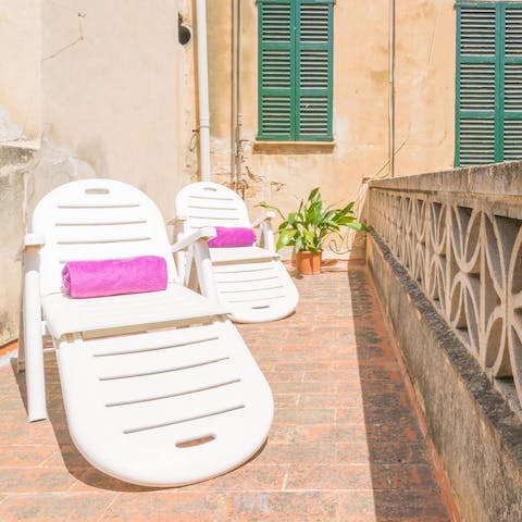 Get that sun-kissed glow by bathing on the traditional terrace