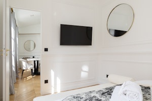 Parisian Sapphire image 9