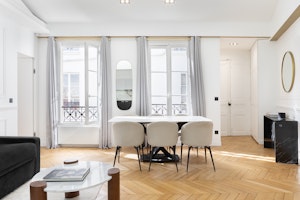 Parisian Sapphire image 7