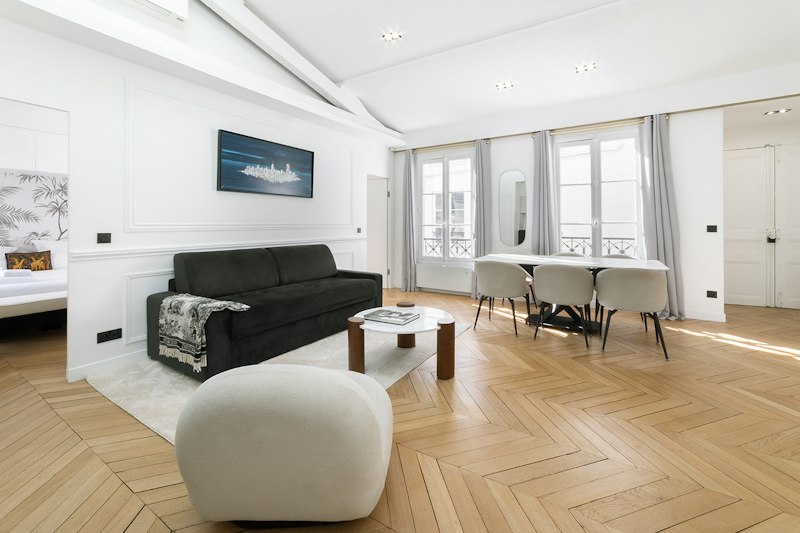 Parisian Sapphire main image