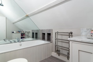 Hammersmith Hideaway image 12