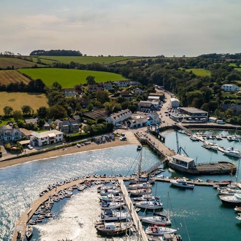 Walk to the harbour in moments