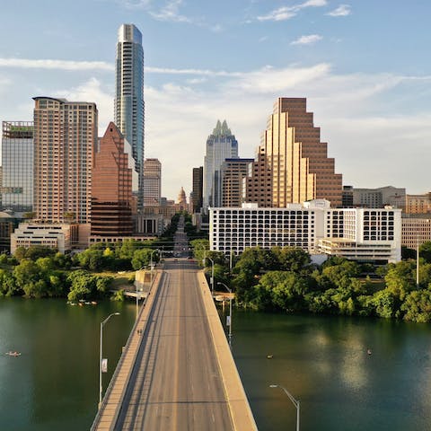 Experience all of the attractions of Downtown Austin, a thirty-minute walk or five-minute ride away
