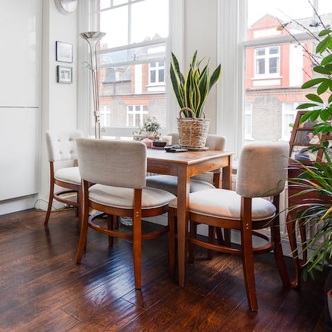 Serve up home-cooked meals at the dining table – full English breakfast anyone?