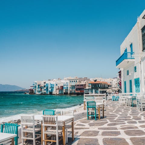 Stay in the upcoming area of Kalafatis, Mykonos